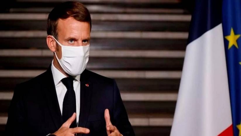 সুর পাল্টালেন ম্যাক্রোঁ— ‘মহানবীর ব্যঙ্গচিত্র আঁকাকে সমর্থন করি না’ (ভিডিও)