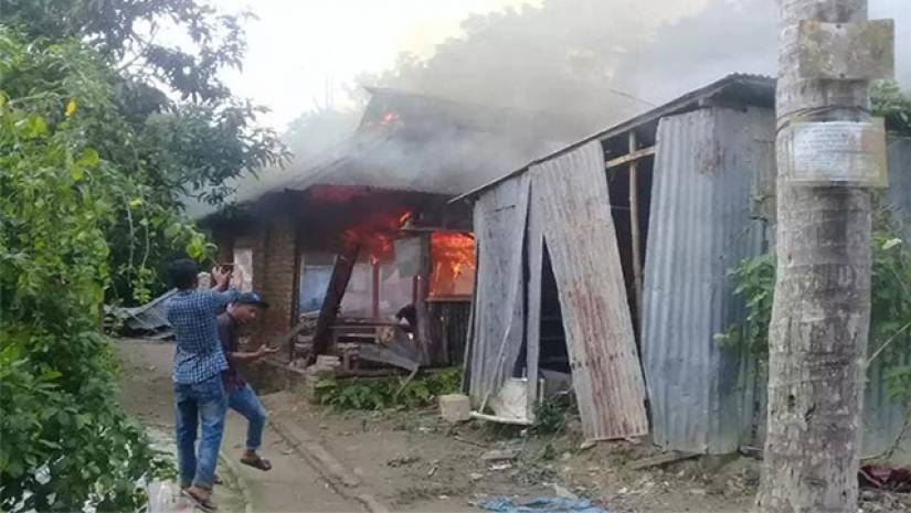 ফ্রান্সের পক্ষে স্ট্যাটাস, হিন্দু ধর্মাবলম্বীদের বাড়িঘরে অগ্নিসংযোগ