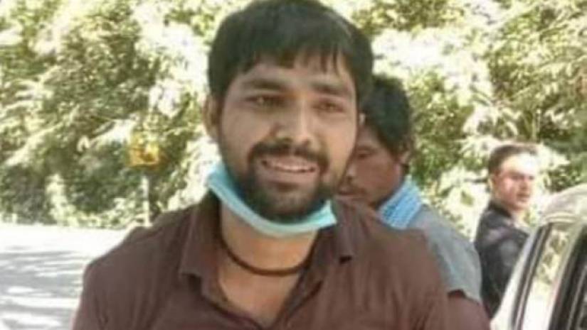 আইনজীবী পাননি এসআই আকবর