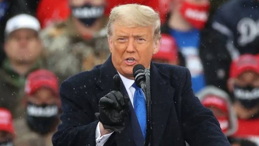 ট্রাম্প বললেন— বাইডেন জিতেছে, তবে...