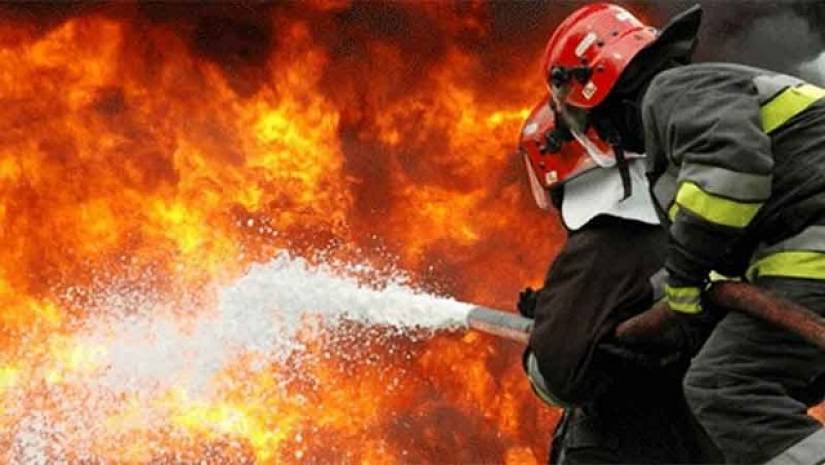 রাজধানীর টিকাটুলিতে আগুন