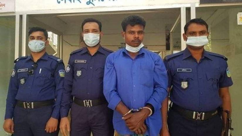 ৬ মাসের সাজার ভয়ে ১৬ বছর আত্মগোপন, অবশেষে আত্মসমর্পণ 