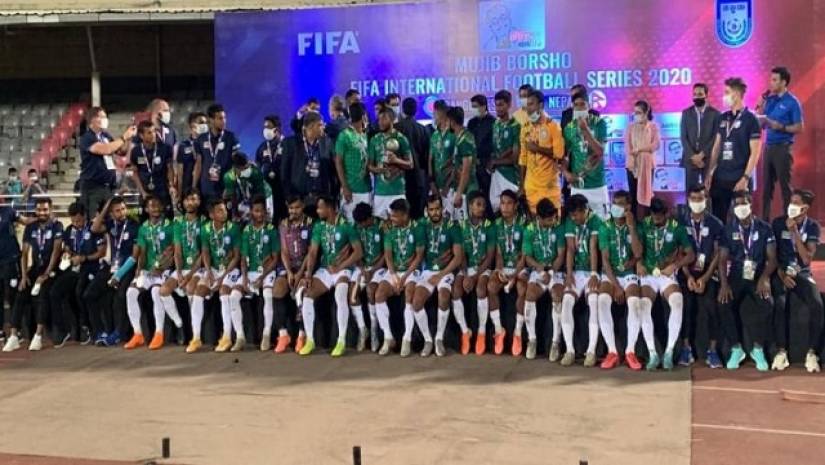 ফুটবলে নেপালকে থামিয়ে সিরিজ বাংলাদেশের