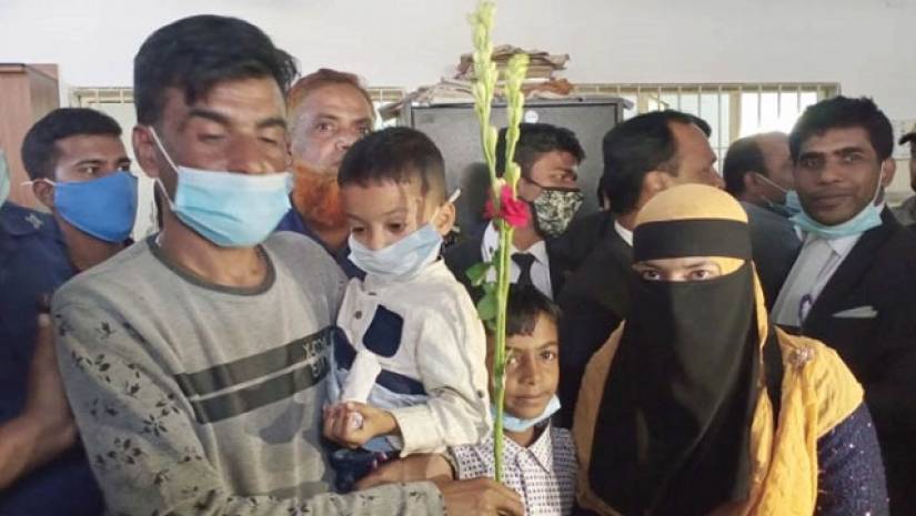 একদিনে ৪৭ মামলা আপোষে নিষ্পত্তি, হাসিমুখে বাড়ি ফিরলেন ৪৬ দম্পতি 