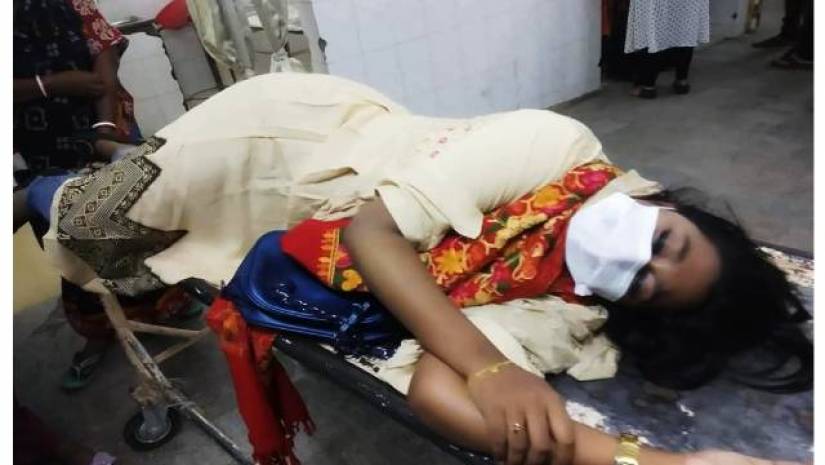 হামলায় গুরুতর আহত মেডিকেল কলেজের এক ছাত্রী