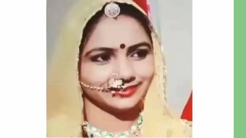 স্ত্রীকে কাঁচি দিয়ে খুন করে পাশেই বসে ভিডিও গেমে মগ্ন স্বামী 