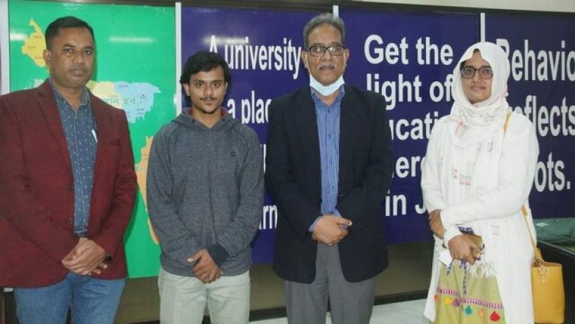 জবি শিক্ষার্থীর কারাতে স্বর্ণপদক অর্জন, ট্রেজারারের শুভেচ্ছা