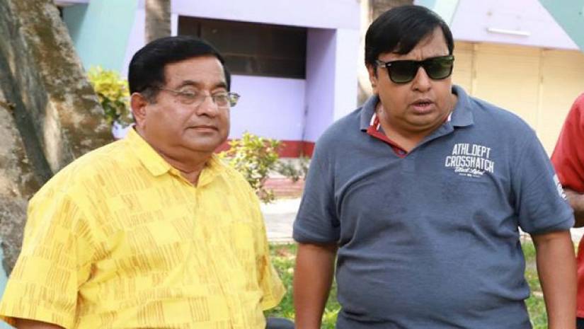 বামে আবদুল কাদের ও ডানে আফজাল শরীফ