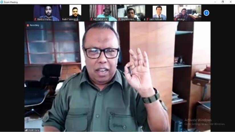 বাকৃবির অনুষ্ঠানে বক্তব্য রাখছেন শাইখ সিরাজ