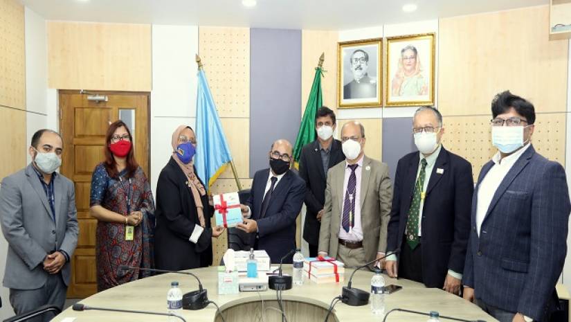 আলোচনা সভায় উপস্থিত অতিথিবৃন্দ