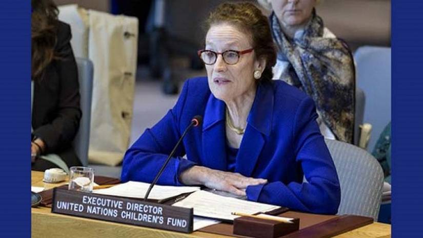 স্কুল খুলে দিতে বলছে ইউনিসেফ