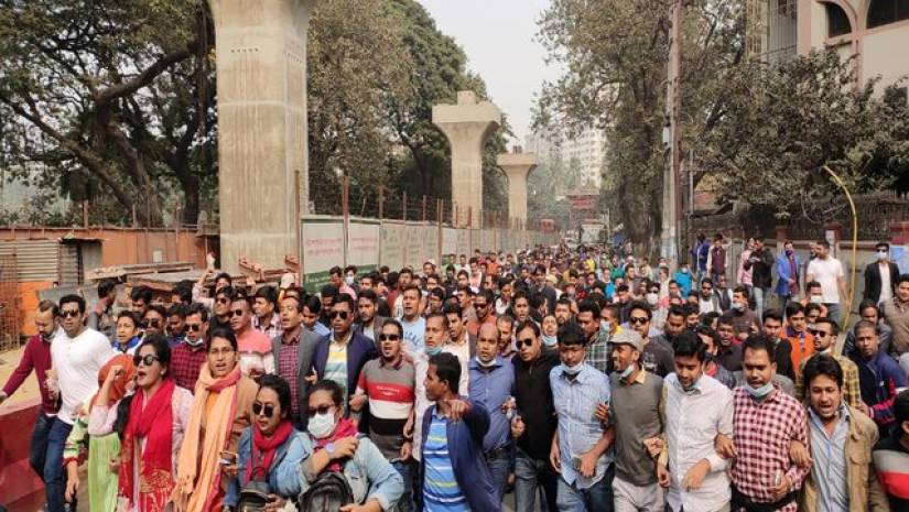 ঢাবি ক্যাম্পাসে ছাত্রদলের বিক্ষোভ মিছিল