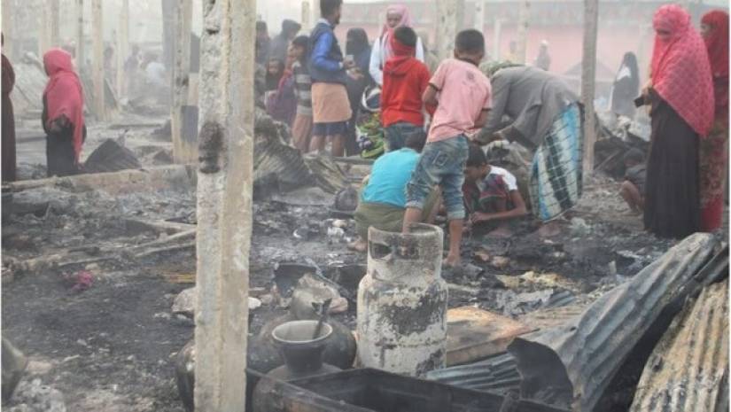 আগুনে পুড়ল কক্সবাজারের রোহিঙ্গা ক্যাম্প