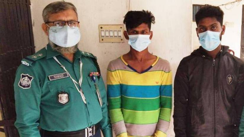 নামাজ পড়তে গিয়ে গাড়ি হারালেন চালক, উদ্ধার করল পুলিশ