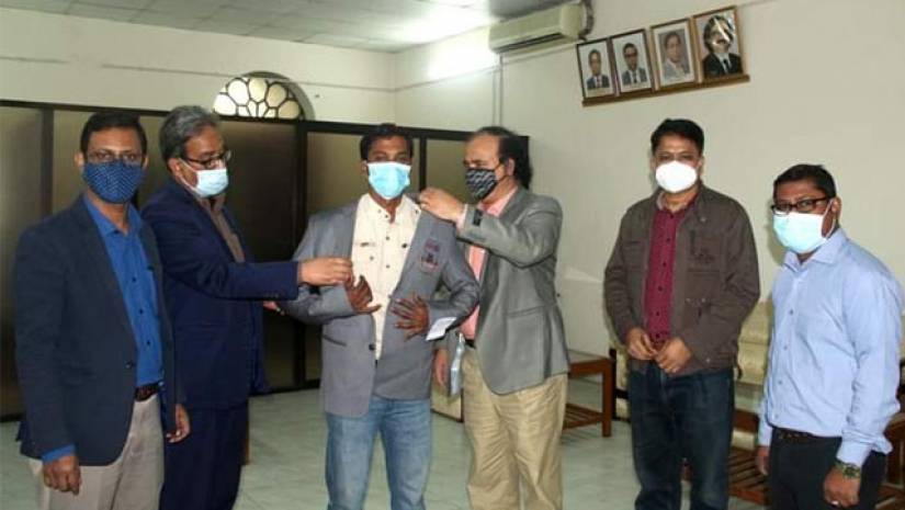 জবি শিক্ষার্থীর গোল্ড মেডেল অর্জন