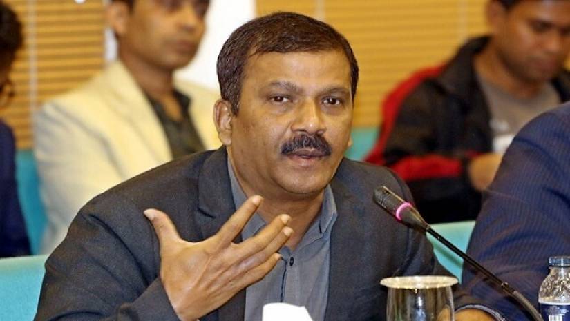 ঢাকা বিশ্ববিদ্যালয়ের আইন বিভাগের অধ্যাপক ড. আসিফ নজরুল