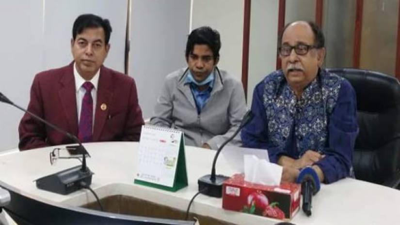 পুরস্কার ঘোষণা করেন বাংলা একাডেমির মহাপরিচালক হাবীবুল্লাহ সিরাজী