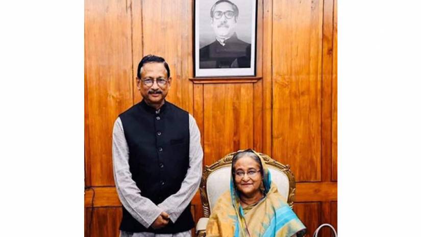 প্রধানমন্ত্রীর সঙ্গে রেজাউল করিম চৌধুরী