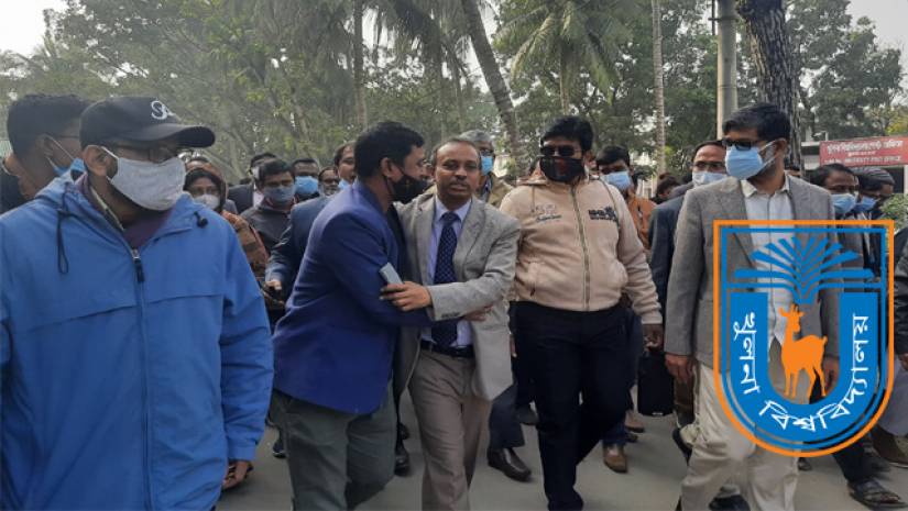 বিদায়ের সময় আবেগাপ্লুত হয়ে পড়েন খুবি উপাচার্য অধ্যাপক ড. মোহাম্মদ ফায়েক উজ্জামান