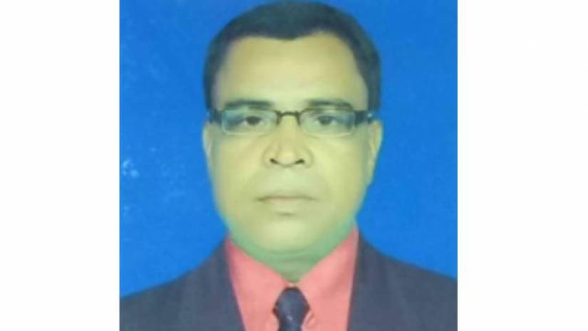 নামাজের মধ্যেই মৃত্যুর কোলে ঢলে পড়লেন সাংবাদিক