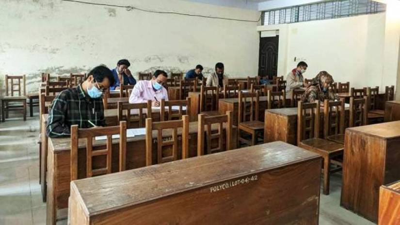 সশরীরে ইবিতে ভর্তি পরীক্ষা অনুষ্ঠিত হয়েছে