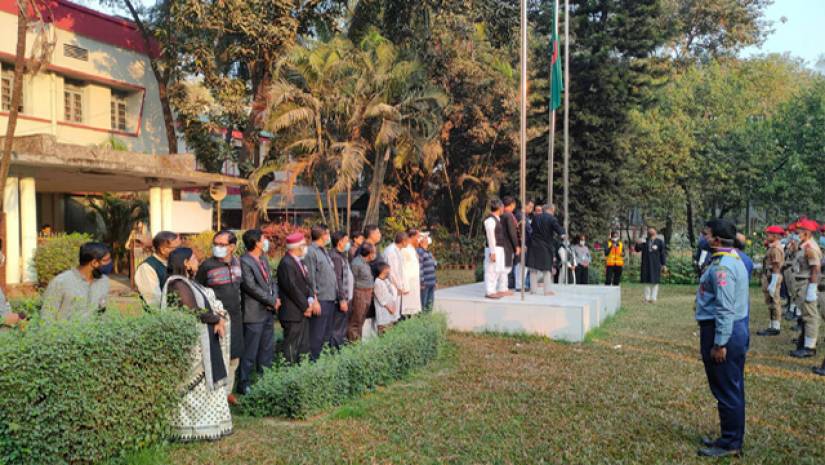 গভীর শ্রদ্ধায় ভাষা শহীদদের স্মরণ ঢাকা কলেজের