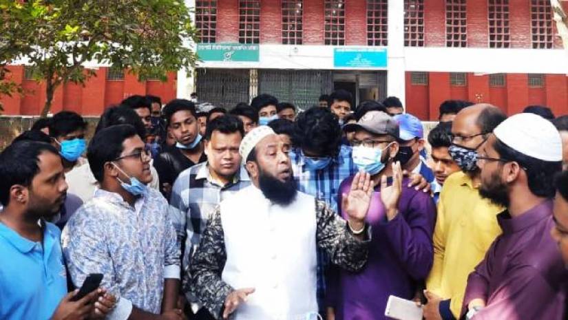 ১ মার্চের পর নিজ দায়িত্বে হলে উঠবেন রাবি শিক্ষার্থীরা