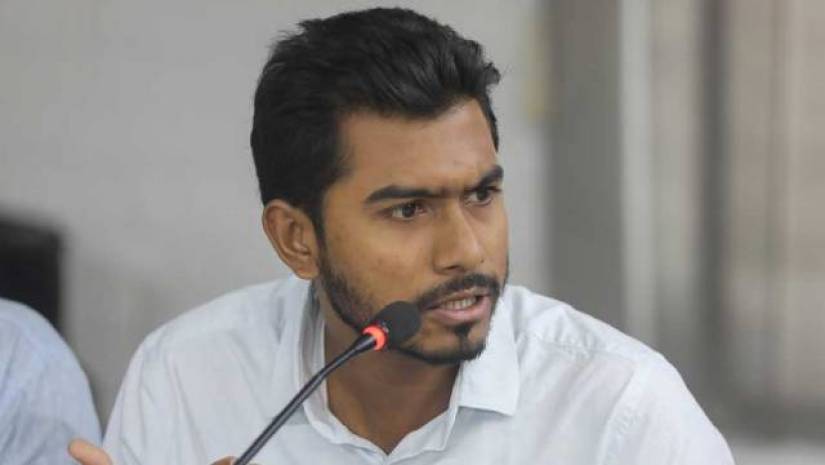 এডিসি হারুনকে ঢাবি ক্যাম্পাসে অবাঞ্ছিত ঘোষণা নুরের