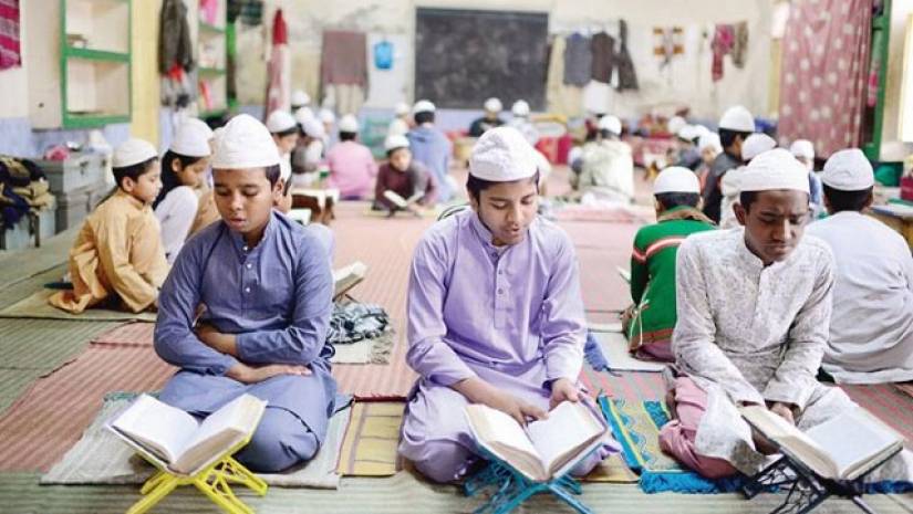 মাদ্রাসায় বাধ্যতামূলকভাবে জাতীয় সংগীত গাওয়ার সুপারিশ