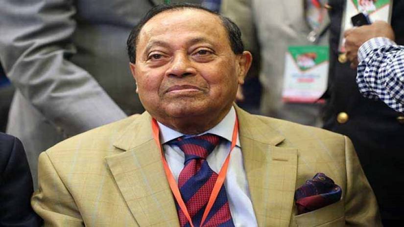 নিথর শরীরে দেশে ফিরলেন মওদুদ আহমেদ