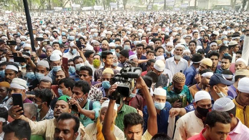 জানাজায় মানুষের ঢল