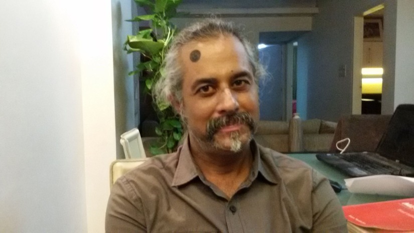 ঢাকা বিশ্ববিদ্যালয়ের পদার্থবিজ্ঞানের অধ্যাপক ড. কামরুল হাসান মামুন