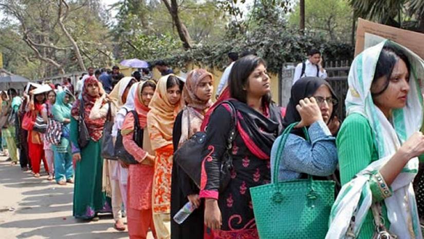 বিসিএস: এক আসনের বিপরীতে ২২০ জন, ঝরে পড়াদের কী হবে?