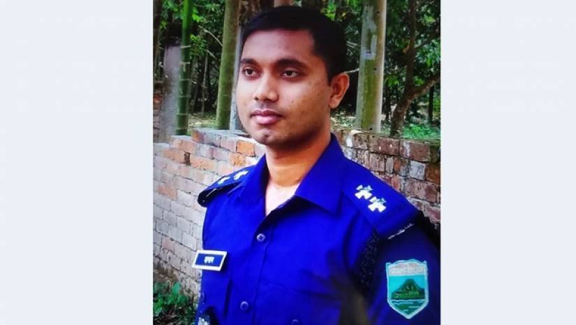 নিজের মাথায় গুলি চালিয়ে এসআইয়ের আত্মহত্যা