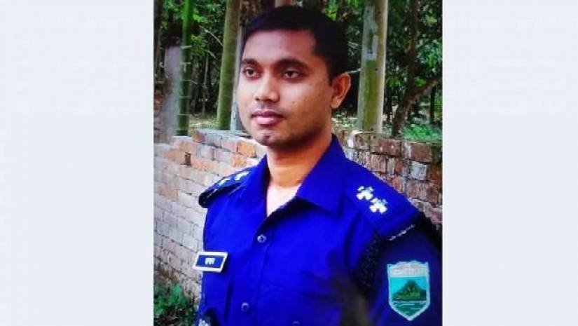 বিসিএস পরীক্ষার ছুটি নিয়ে সমস্যা, এসআইয়ের রহস্যজনক মৃত্যু