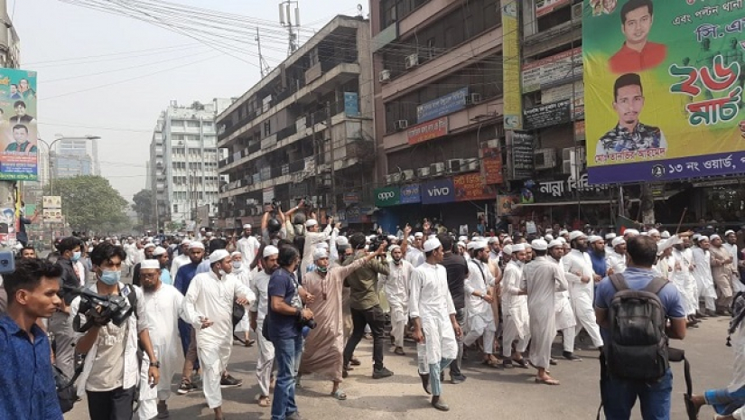 পল্টনে হেফাজত-আ.লীগ সমর্থকদের মধ্যে ধাওয়া-পাল্টা ধাওয়া