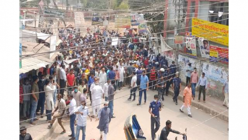 নওগাঁয় পুলিশের সঙ্গে বিএনপির সংঘর্ষে আহত অন্তত ৫০