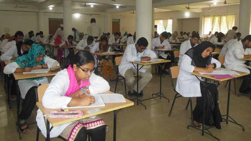 মেডিকেল পরীক্ষা: চান্স পেতে কত মার্ক প্রয়োজন?