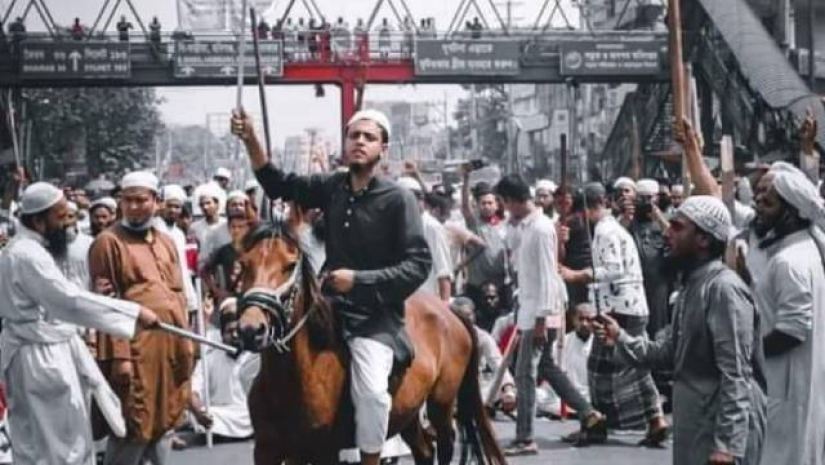 ঘোড়ায় চড়ে পিকেটিং করা হেফাজতকর্মী গ্রেপ্তার