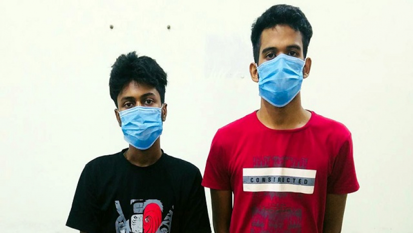 মা-মেয়ের গোপনে ভিডিও ধারণ, ২ শিক্ষার্থী গ্রেফতার