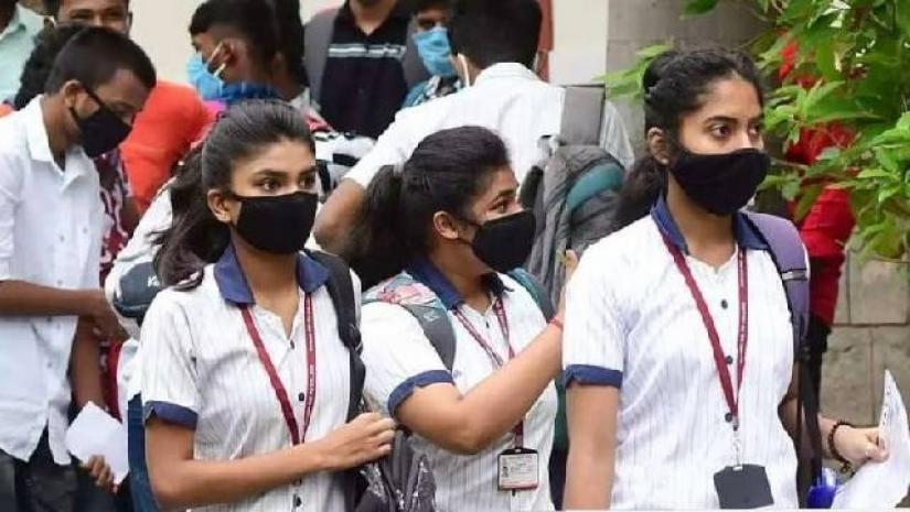 পরীক্ষা ছাড়াই পরের ক্লাসে উত্তীর্ণ হচ্ছেন মহারাষ্ট্রের শিক্ষার্থীরা