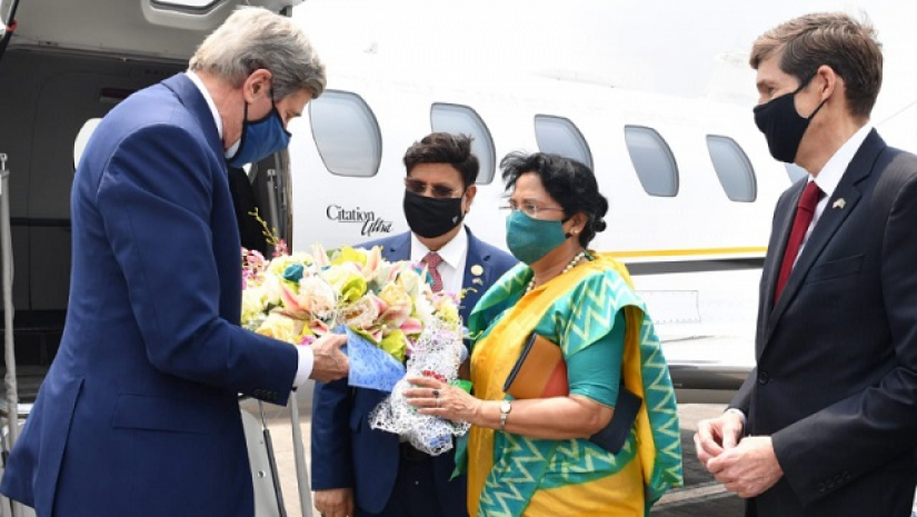 একদিনের সফরে ঢাকায় জন কেরি