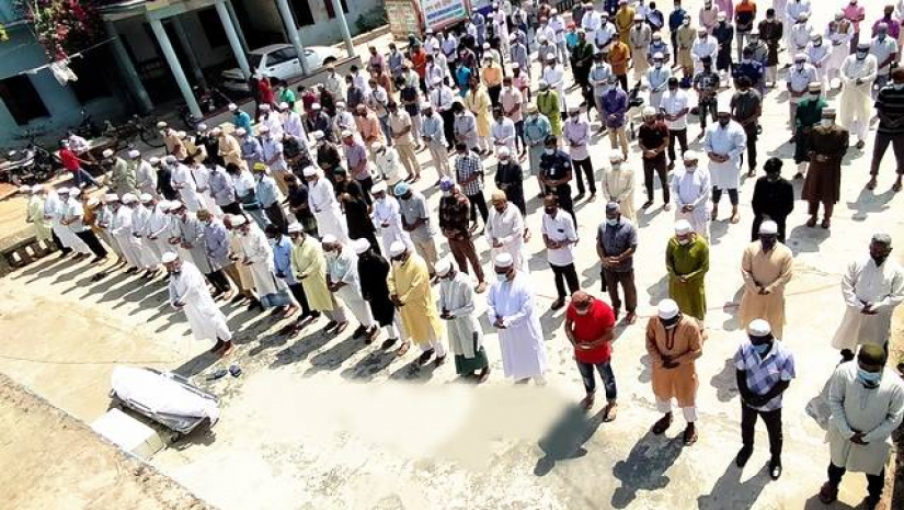 চিরনিদ্রায় শায়িত তারেক শামসুর রেহমান