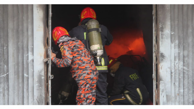 হাজী ম্যানশনের আগুন নিয়ন্ত্রণে, নিহত ২