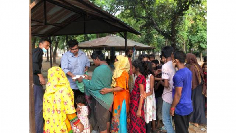 খেজুর বিক্রির লভ্যাংশে অসহায়দের পাশে ঢাবির ১ম বর্ষের শিক্ষার্থীরা