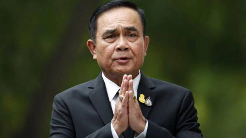 বৈঠকে মাস্ক না পরায় প্রধানমন্ত্রীকে ১৯০ মার্কিন ডলার জরিমানা