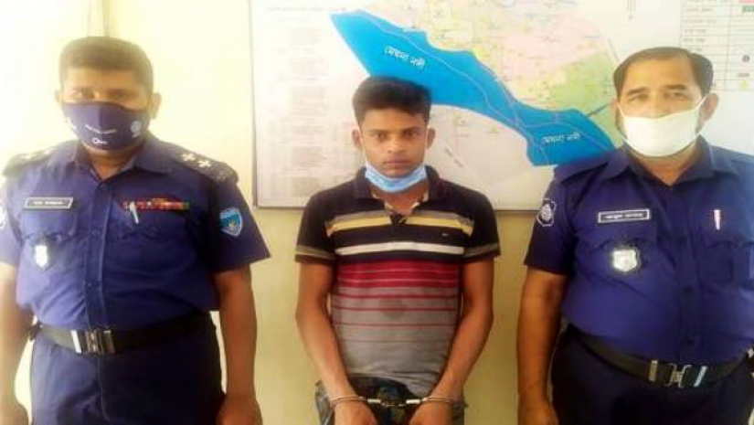 মাদ্রাসার ছাত্রাবাস থেক ছাত্রশিবির সভাপতি আটক