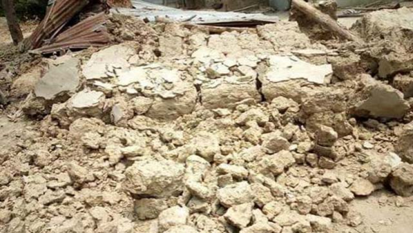  ভূমিকম্পে দেয়াল ধ্বস