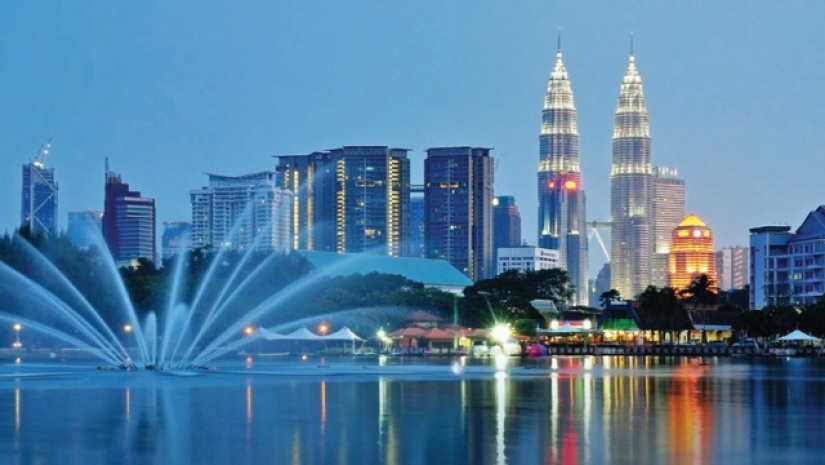 কাল থেকে মালয়েশিয়ায় প্রবেশ করতে পারবে না বাংলাদেশিরা