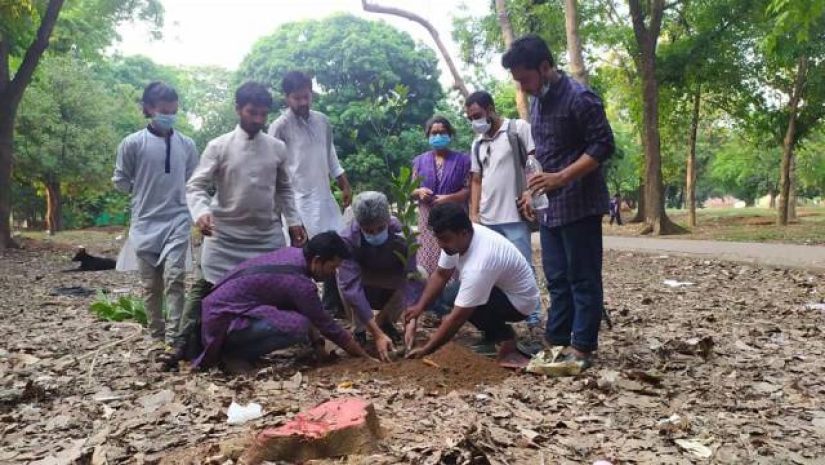 সোহরাওয়ার্দী উদ্যানে বৃক্ষরোপণ কর্মসূচি